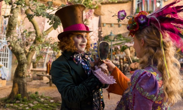 《愛麗絲夢遊仙境2：穿越魔鏡》Alice Through the Looking Glass, 尊尼特普（Johnny Depp）, 安妮夏菲維（Anne Hathaway）, 海倫娜寶咸卡特（Helena Bonham Carter）, 華絲歌絲姬（Mia Wasikowska）