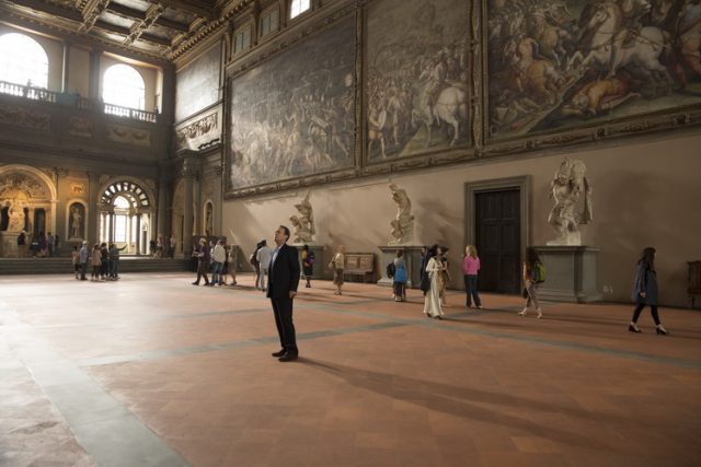 Robert Langdon (Tom Hanks) in the Hall of 500, Palazzo Vecchio, Florence in Columbia Pictures' INFERNO.