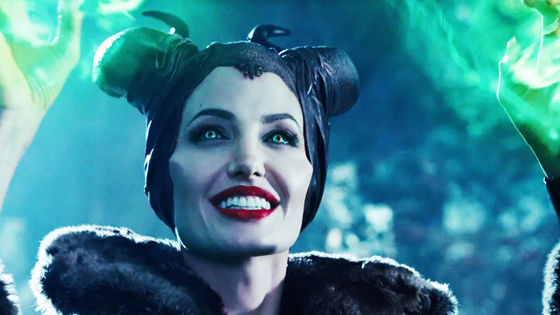 Disneys_Maleficent_3_Angelina_Jolie_Smile_04